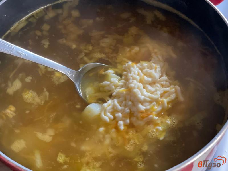 Фото приготовление рецепта: Сырный суп с вермишелью шаг №4