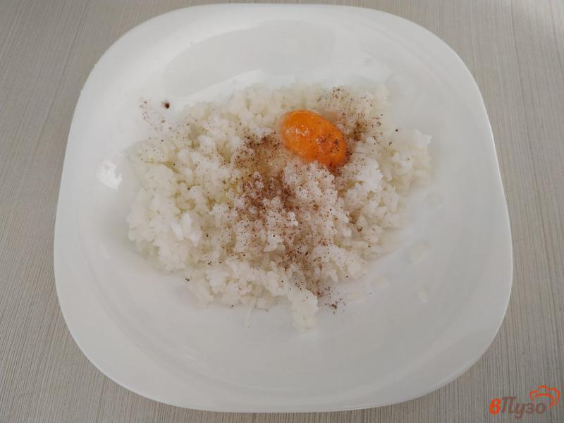 Фото приготовление рецепта: Запечённые сосиски в рисовой шубке шаг №1
