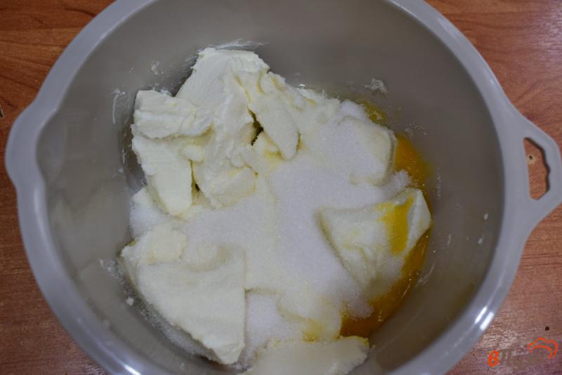 Фото приготовление рецепта: Сырники из творожного сыра шаг №2