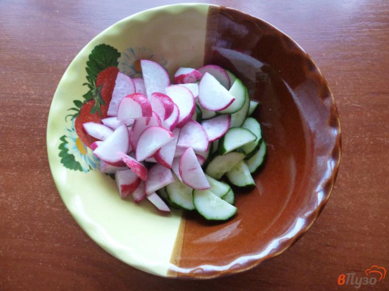 Фото приготовление рецепта: Овощной салат с сухариками шаг №5