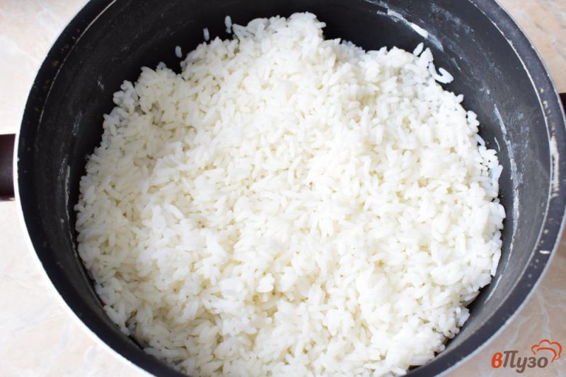 Фото приготовление рецепта: Рисовая запеканка с фаршем шаг №1