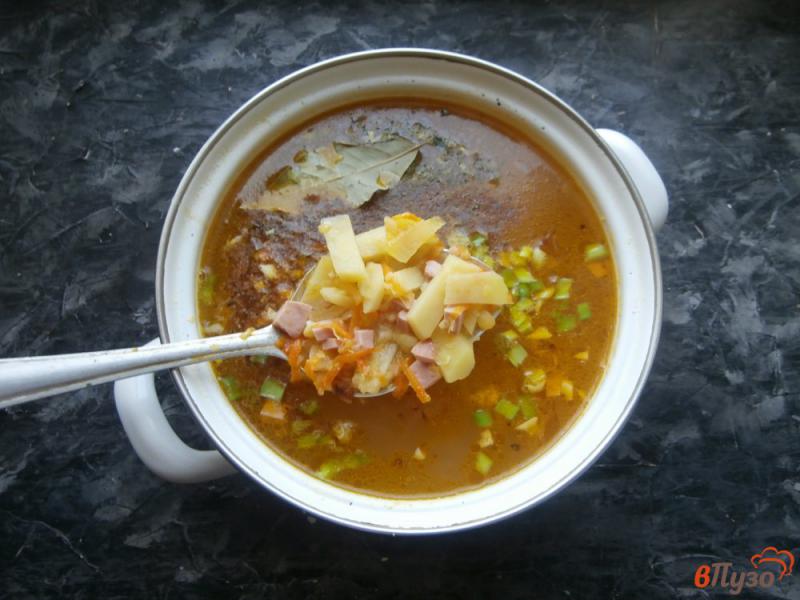 Фото приготовление рецепта: Гороховый суп с вареной колбасой шаг №8