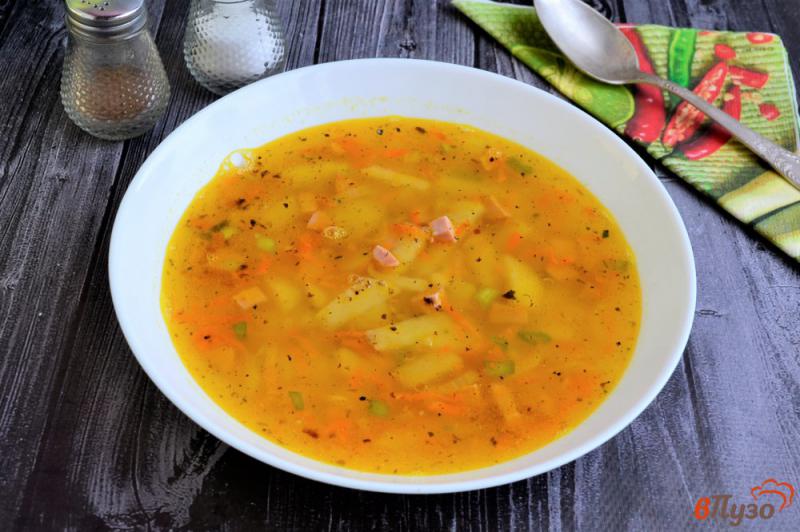 Фото приготовление рецепта: Гороховый суп с вареной колбасой шаг №9