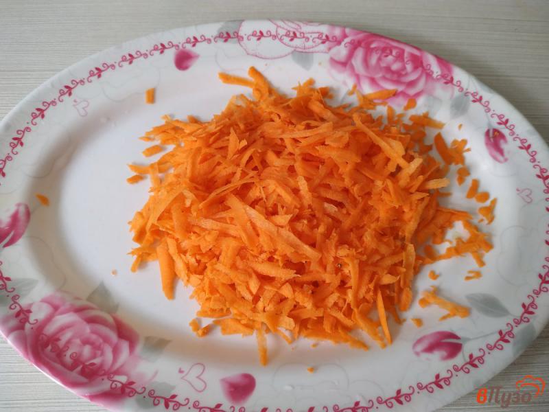 Фото приготовление рецепта: Жареные кабачки с начинкой из моркови шаг №5