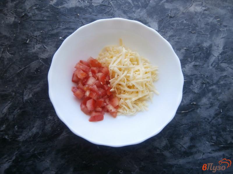 Фото приготовление рецепта: Конвертики из лаваша с помидорами и сыром шаг №1
