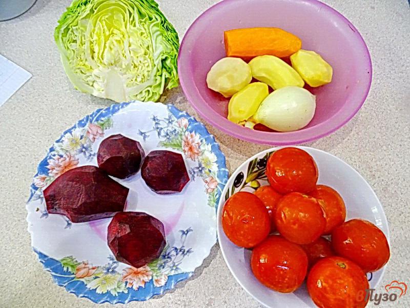Фото приготовление рецепта: Борщ с молодой капустой и помидорами шаг №1