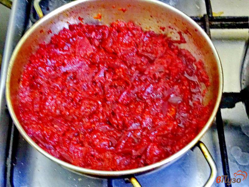 Фото приготовление рецепта: Борщ с молодой капустой и помидорами шаг №9