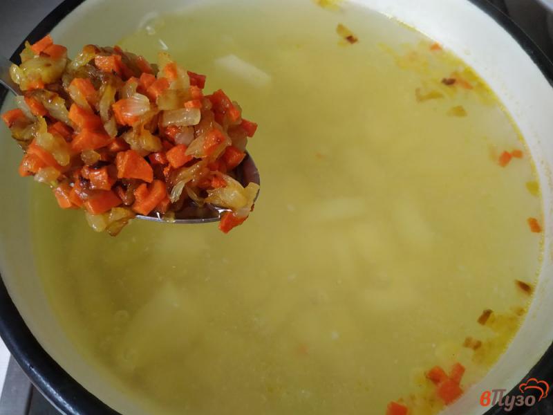 Фото приготовление рецепта: Суп с лапшой и фрикадельками шаг №6