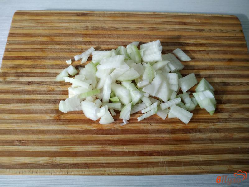 Фото приготовление рецепта: Молодая капуста тушёная с кабачками шаг №1