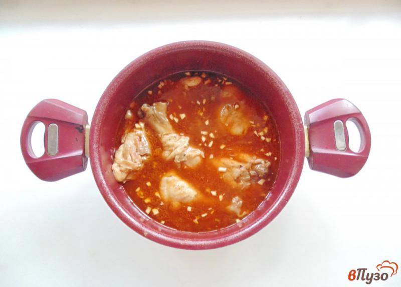 Фото приготовление рецепта: Курица в томатно-соевом соусе шаг №5