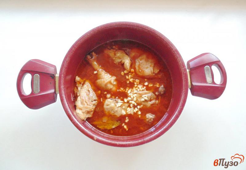 Фото приготовление рецепта: Курица в томатно-соевом соусе шаг №4