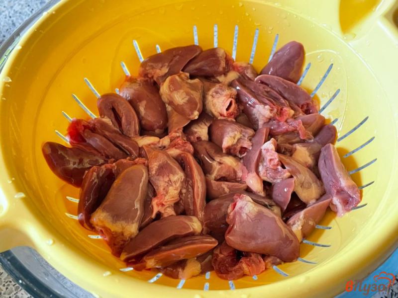 Фото приготовление рецепта: Куриные сердечки в томатно-соевом соусе шаг №1
