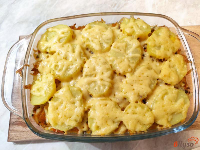 Фото приготовление рецепта: Картофельная запеканка с квашеной капустой шаг №12