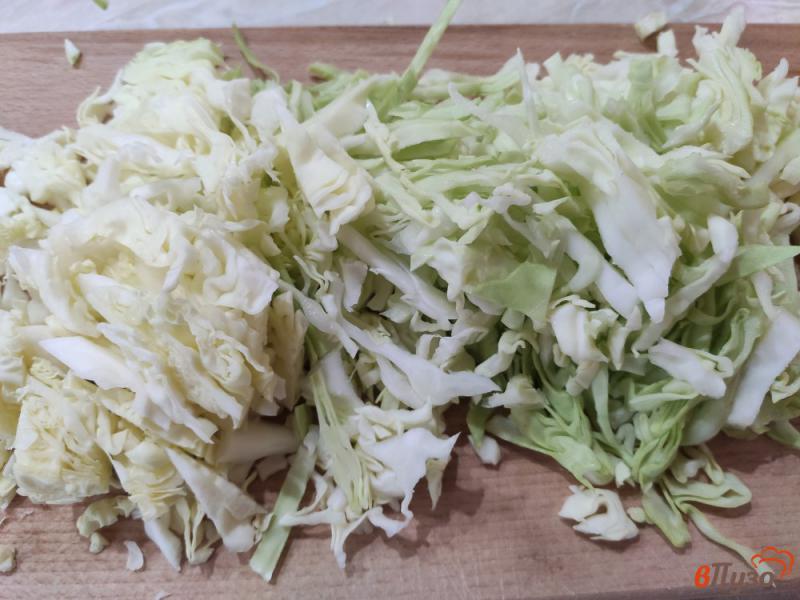 Фото приготовление рецепта: Овощной салат с жареными кабачками шаг №3