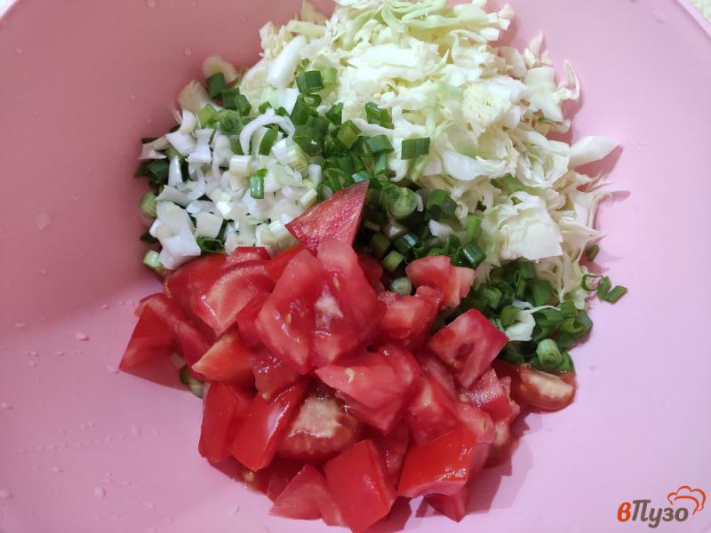Фото приготовление рецепта: Овощной салат с жареными кабачками шаг №6