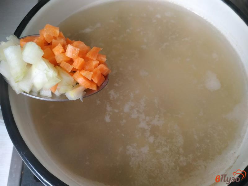 Фото приготовление рецепта: Суп гречневый с индейкой шаг №8