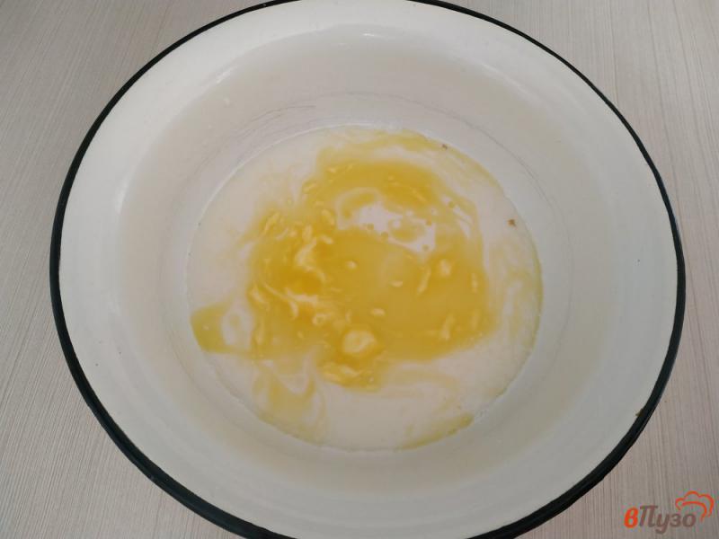 Фото приготовление рецепта: Духовые пироги с вареным яйцом и грибами шаг №4