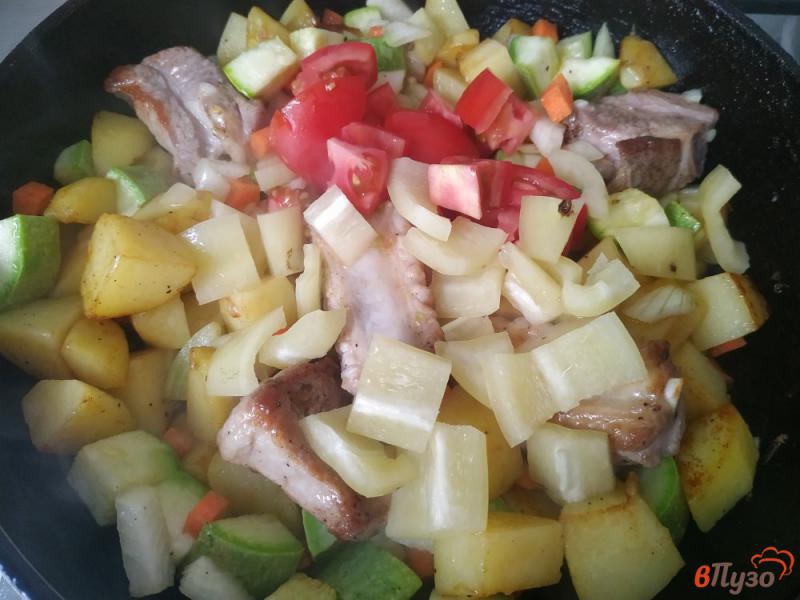 Фото приготовление рецепта: Овощное рагу со свиными рёбрышками шаг №10