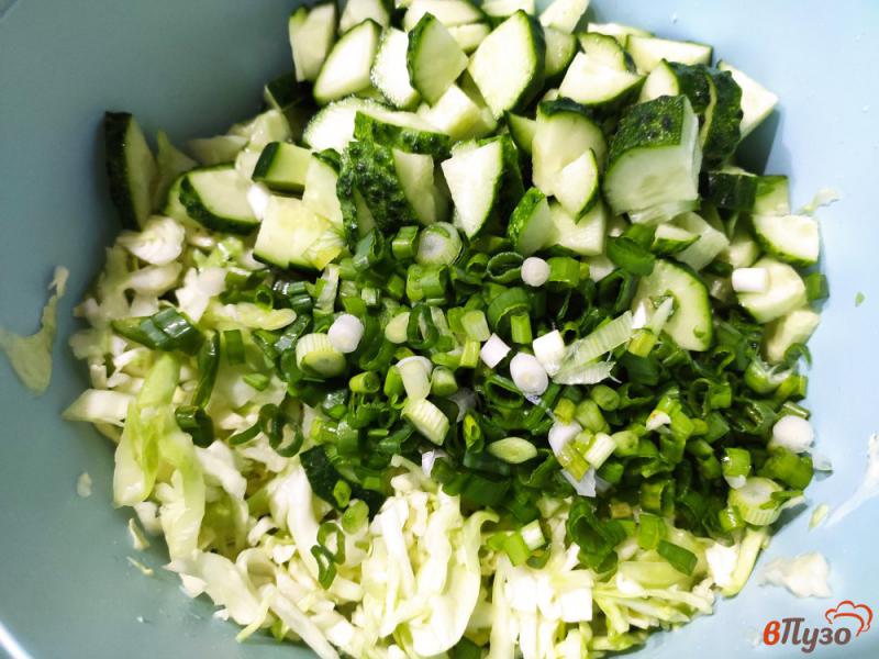 Фото приготовление рецепта: Овощной салат со сметанной заправкой шаг №5