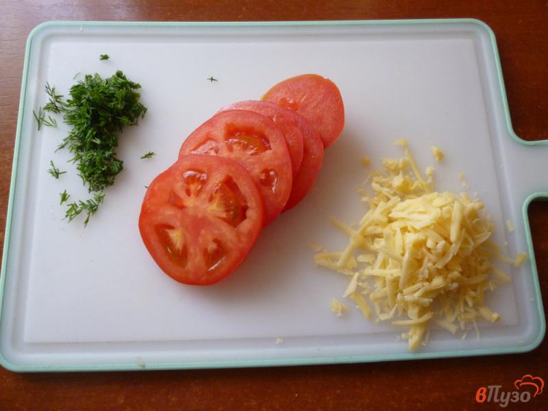Фото приготовление рецепта: Кабачковые блины с помидором и сыром шаг №7