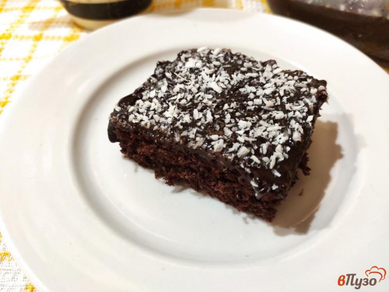 Фото приготовление рецепта: Быстрый шоколадный пирог в микроволновке шаг №10