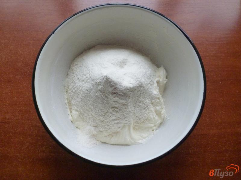 Фото приготовление рецепта: Песочное печенье в сахарной пудре шаг №4
