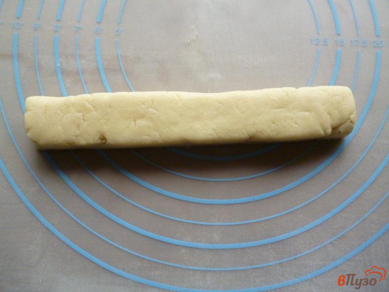 Фото приготовление рецепта: Песочное печенье в сахарной пудре шаг №6