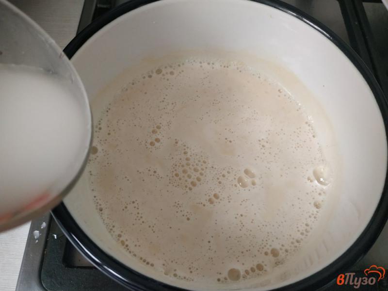 Фото приготовление рецепта: Кисель из топлёного молока шаг №4