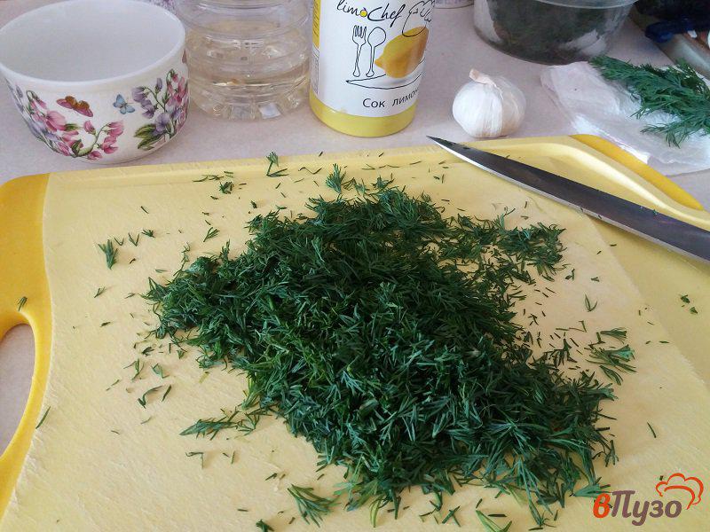 Фото приготовление рецепта: Соус из укропа и лимона к рыбным блюдам шаг №1