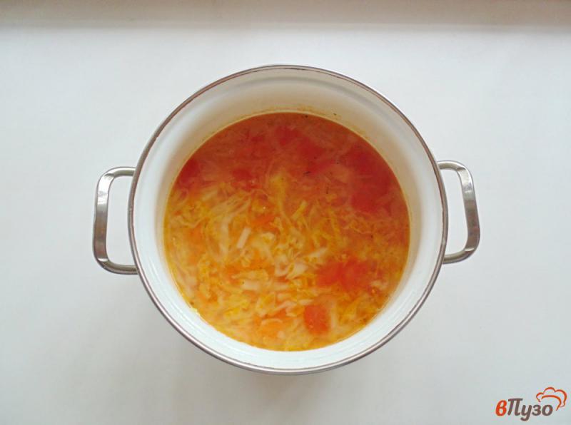 Фото приготовление рецепта: Овощной суп с рисом и помидором шаг №5