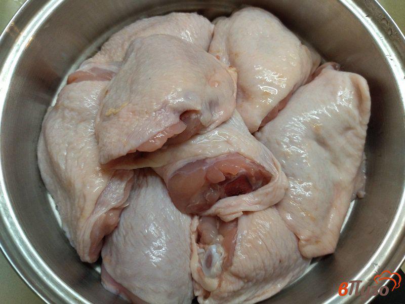 Фото приготовление рецепта: Курица по-грузински с пряным соусом шаг №1