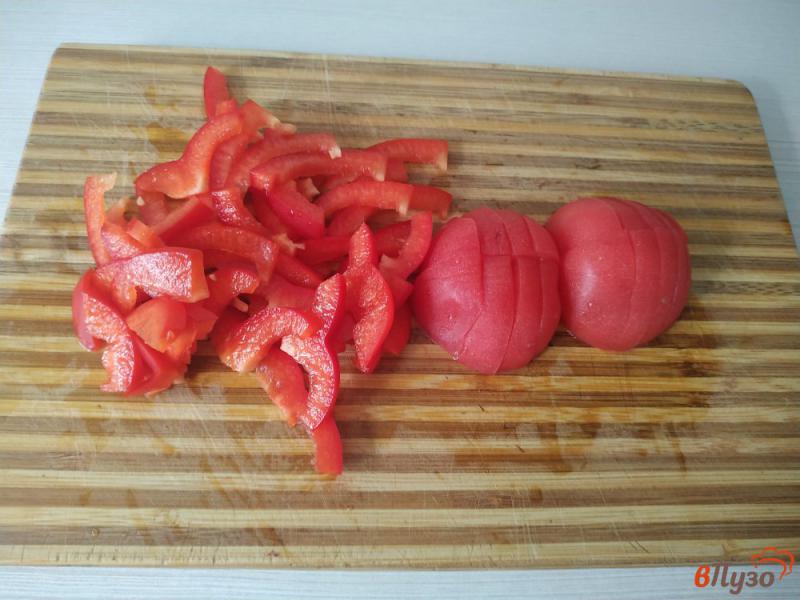 Фото приготовление рецепта: Тушёная капуста с помидорами и сладким перцем шаг №3