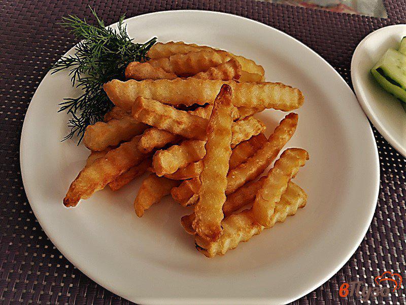 Фото приготовление рецепта: Запеченный картофель фри шаг №5