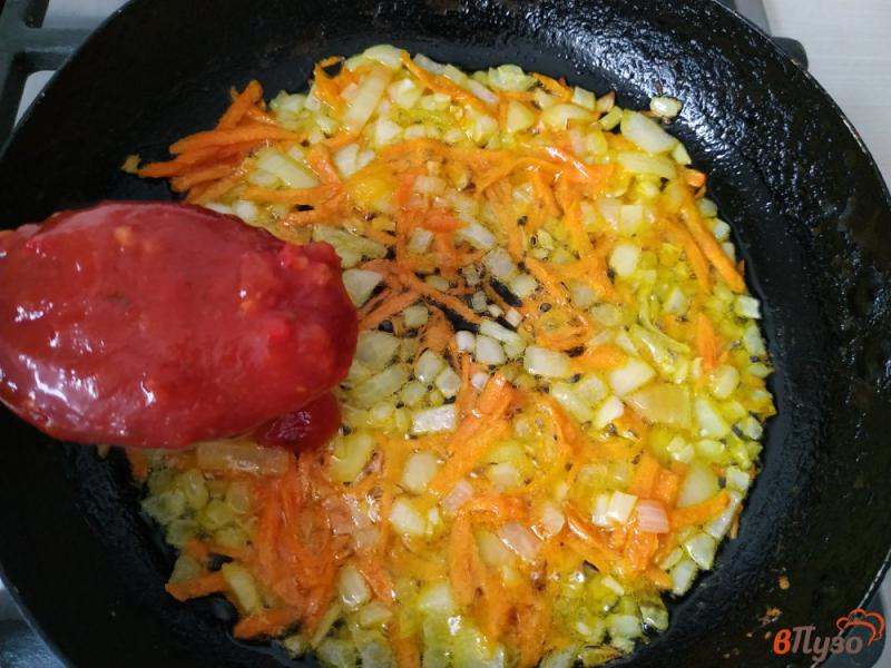 Фото приготовление рецепта: Борщ с молодой капусты и соусом сацебели шаг №5