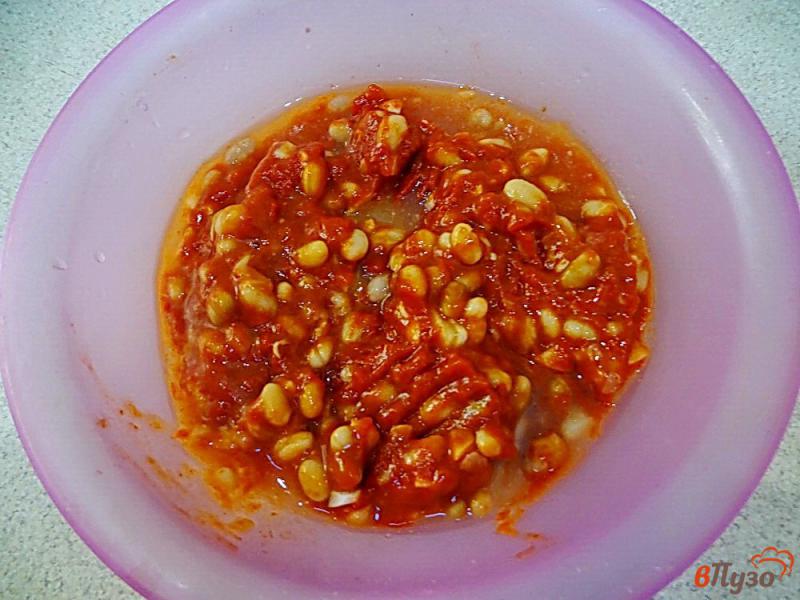 Фото приготовление рецепта: Суп с фасолью рисом и томатом шаг №5