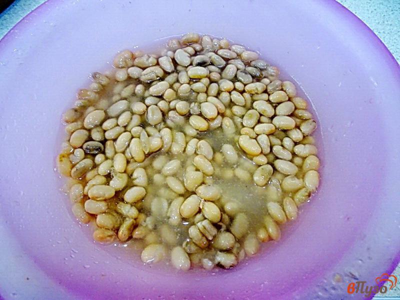 Фото приготовление рецепта: Суп с фасолью рисом и томатом шаг №3