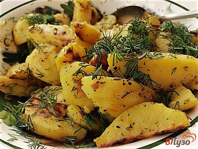 Фото приготовление рецепта: Запеченный картофель по-деревенски с укропом шаг №6