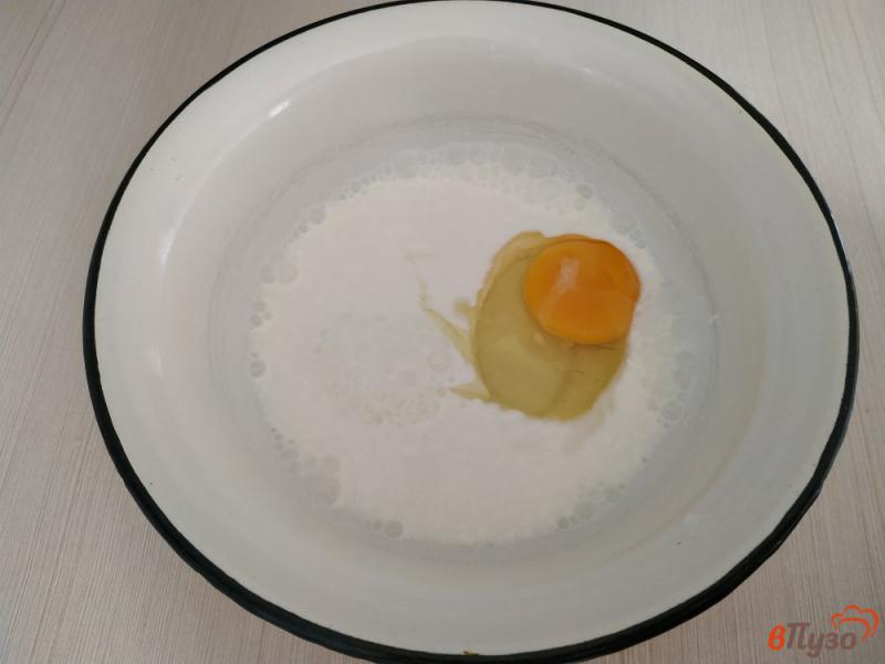 Фото приготовление рецепта: Лепешки на сметане жареные на сковороде шаг №3