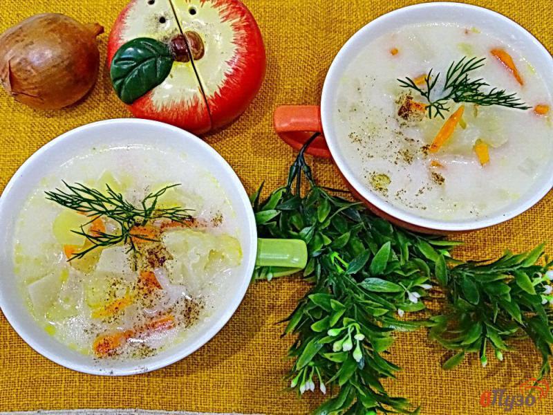 Фото приготовление рецепта: Суп с плавленым сыром и цветной капустой шаг №7