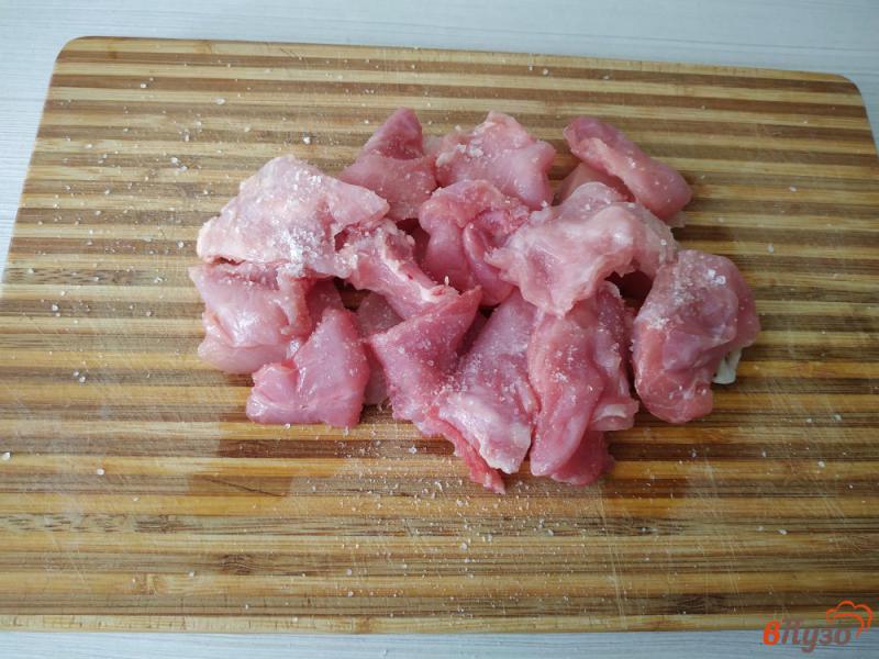 Фото приготовление рецепта: Тушеный картофель с мясом кролика шаг №1