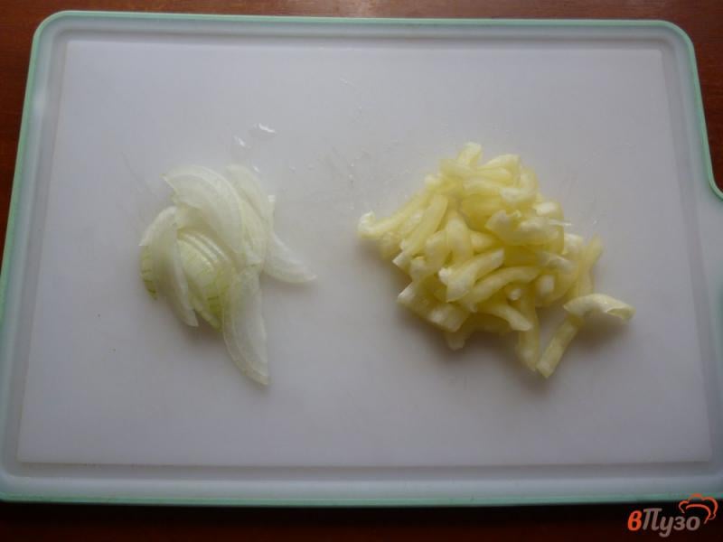 Фото приготовление рецепта: Овощной салат с мятой шаг №3