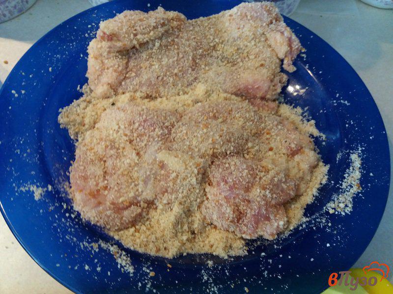Фото приготовление рецепта: Отбивные из мякоти куриного бедра шаг №3