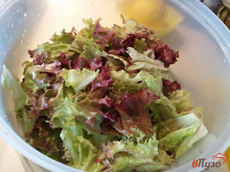 Фото приготовление рецепта: Греческий салат с зелеными оливками шаг №1