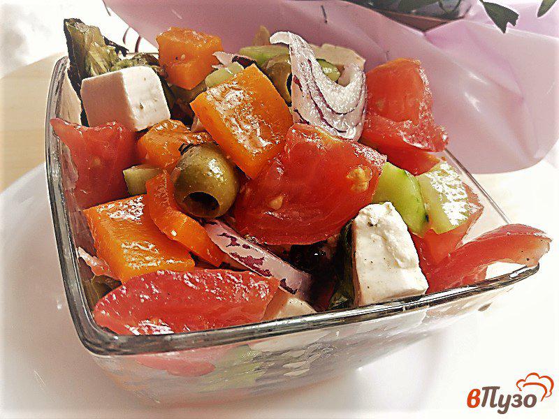 Фото приготовление рецепта: Греческий салат с зелеными оливками шаг №12