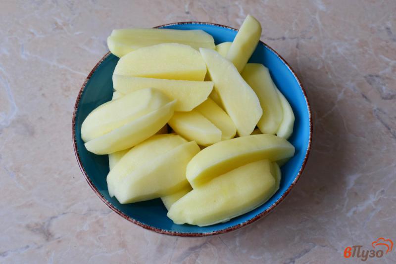 Фото приготовление рецепта: Картофель по-деревенски без духовки шаг №1
