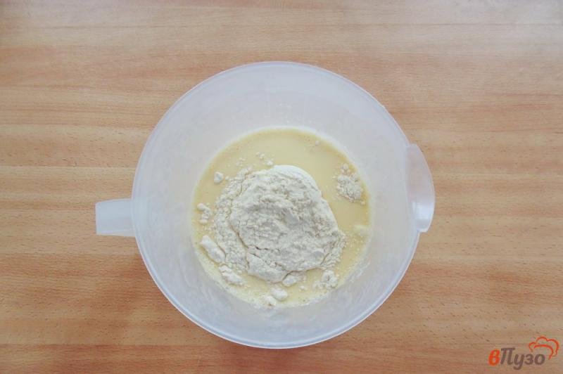 Фото приготовление рецепта: Тонкие блинчики на молоке шаг №3