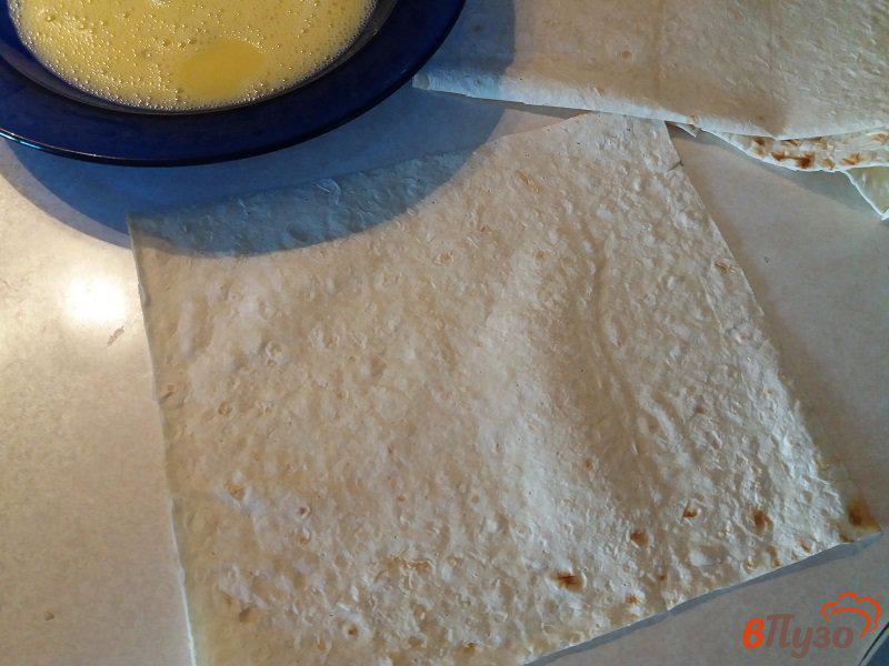 Фото приготовление рецепта: Пирожки из лаваша с курицей и грибами шаг №4