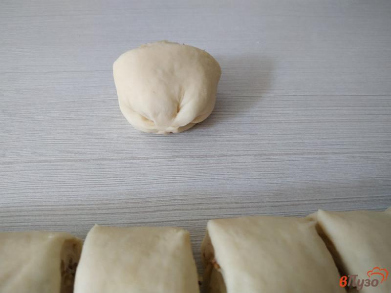 Фото приготовление рецепта: Сдобные ореховые булочки шаг №12