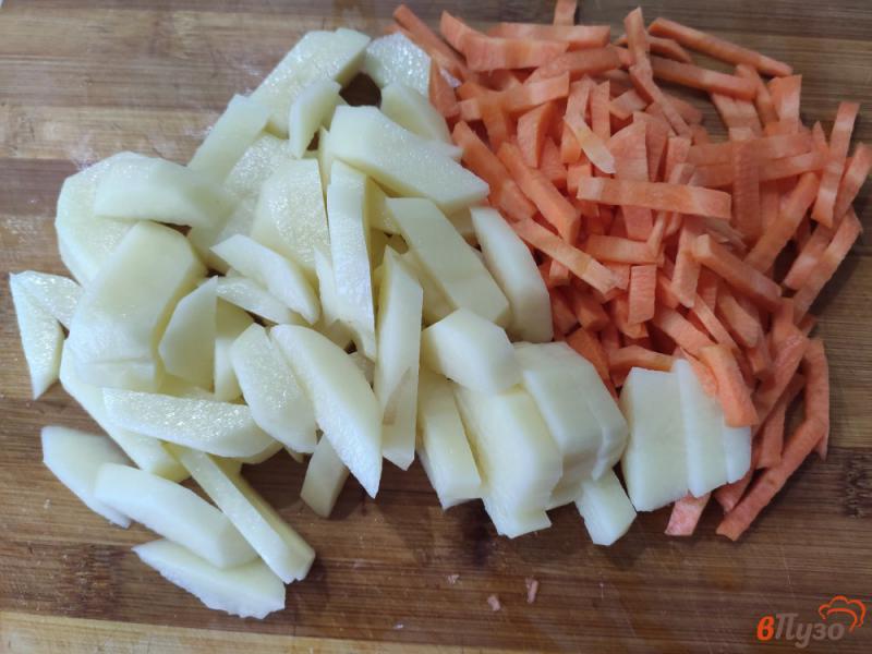 Фото приготовление рецепта: Суп с фрикадельками и отваренными макаронами шаг №1