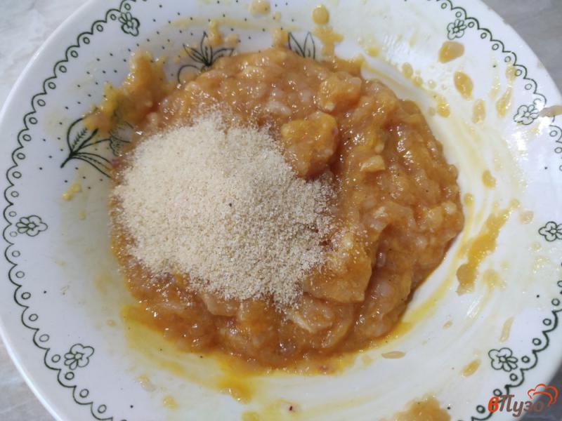 Фото приготовление рецепта: Суп с фрикадельками и отваренными макаронами шаг №3